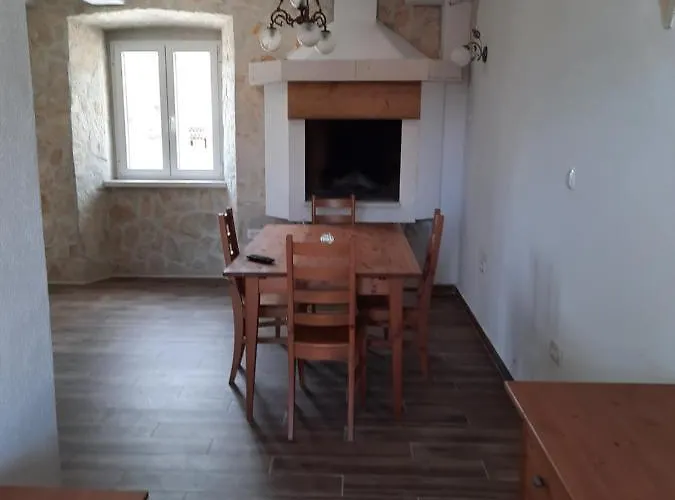 Stone House Zgogo Ferienhaus *